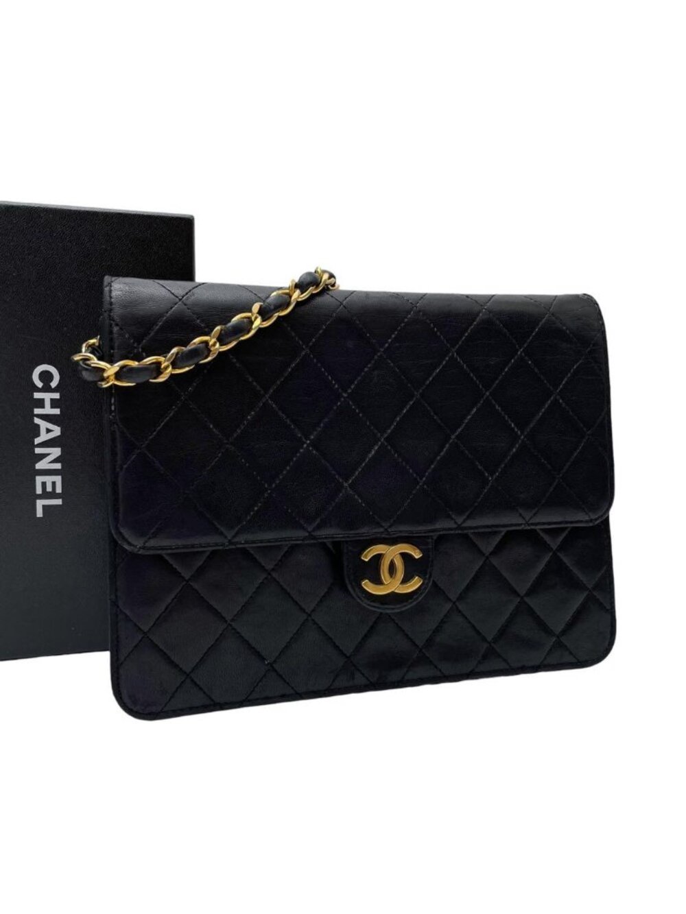 Chanel Quilted Lambskin CC Logo Chain Shoulder Bag Black